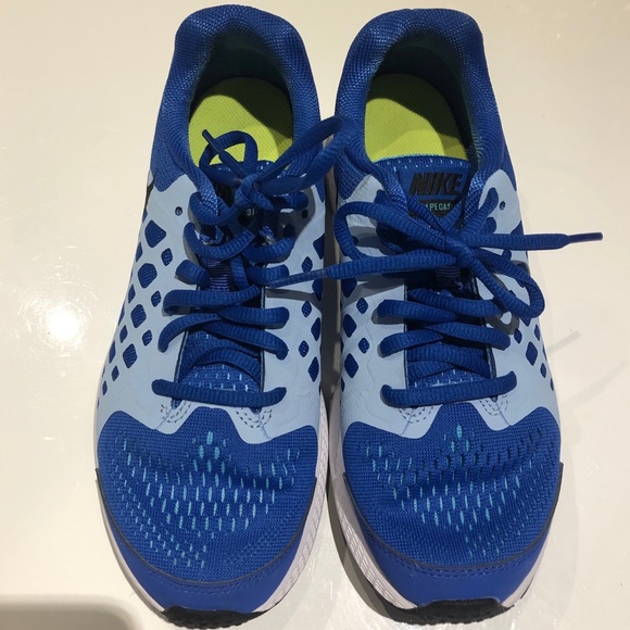 Never Worn Nike Running shoes - Picture 6 of 8